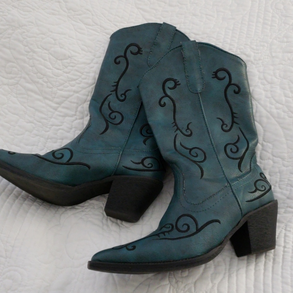 Roper blue boots! 6.5